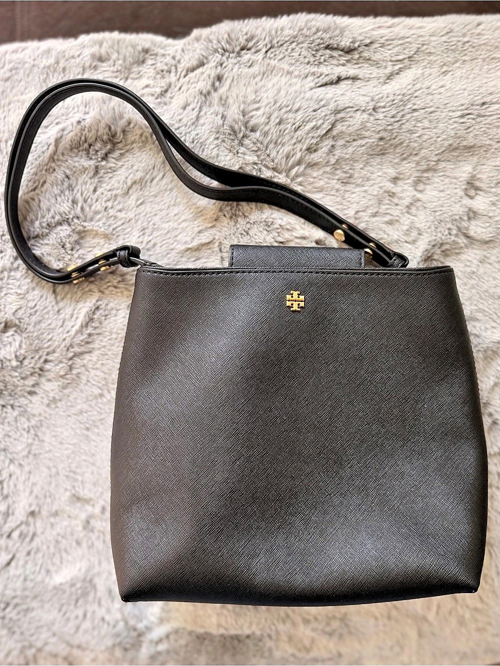 Tory Burch Emerson Bucket Bag Black Crossbody